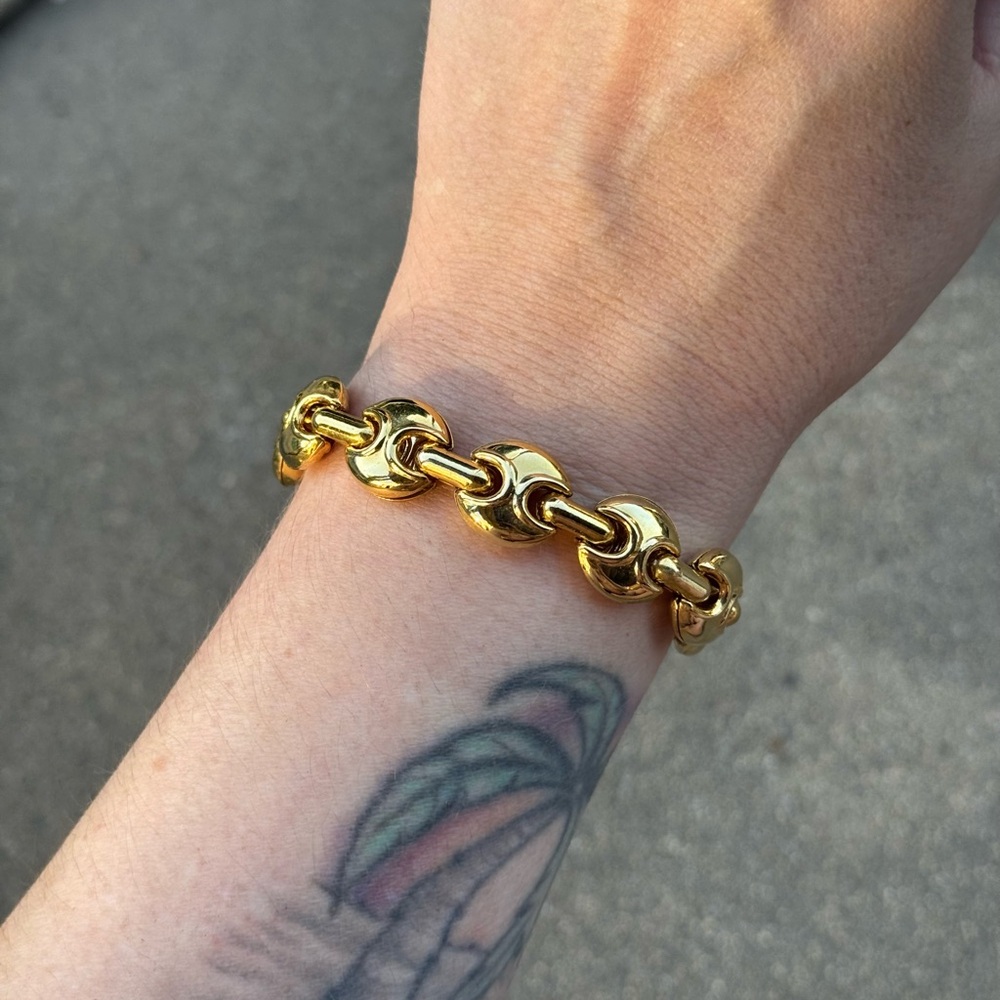 Elegant Gold Bracelet for Women